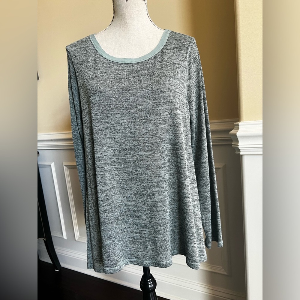 Xhilaration Heather Green/Gray Long Sleeve Pullover Sweater Top with Lace Trim.